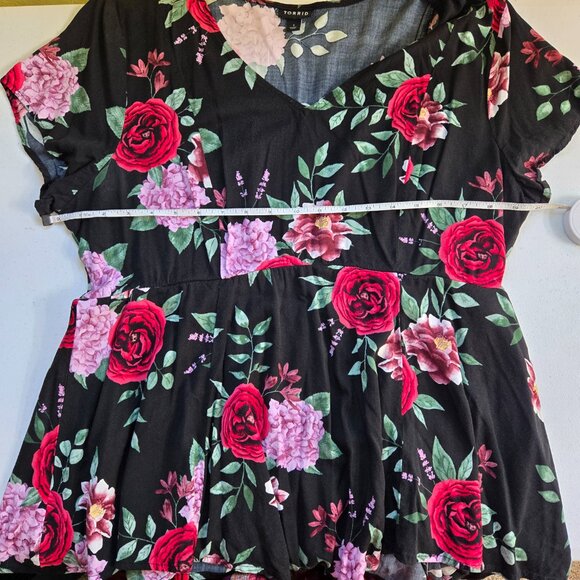 630-6 Torrid Black Red Pink Rose Babydoll Georgette Blouse top size 1 (16/18) - Picture 6 of 10